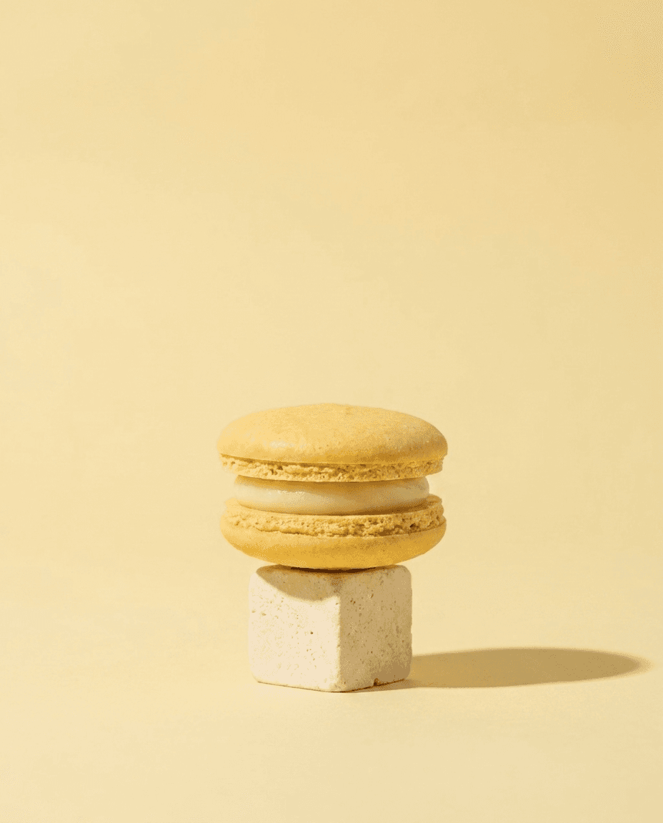 Yuzu macaron, studio shot
